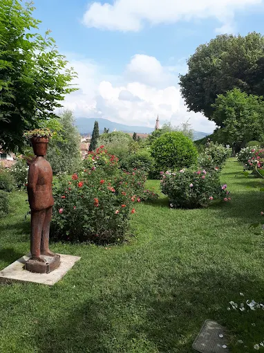 Rose Garden Florence 5